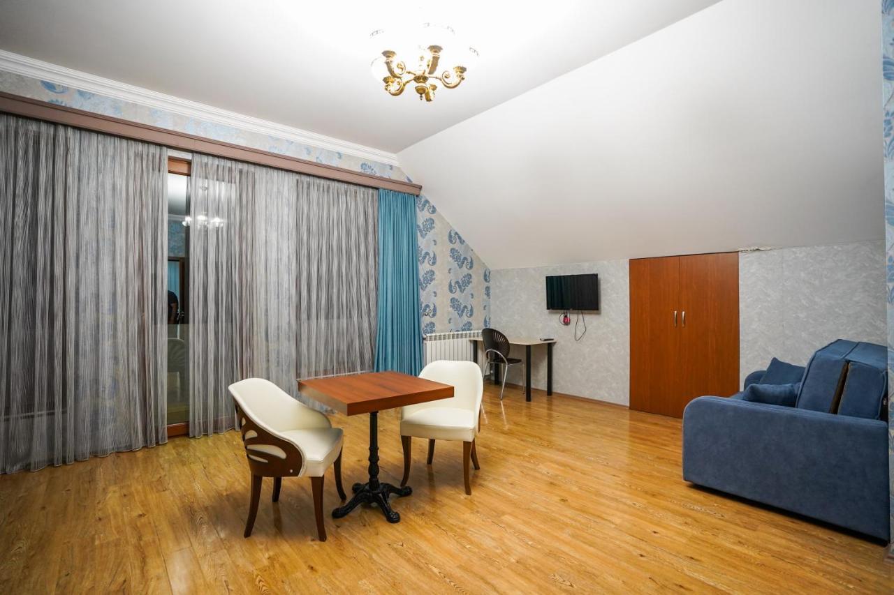 Natali Hotel Borjomi Eksteriør bilde