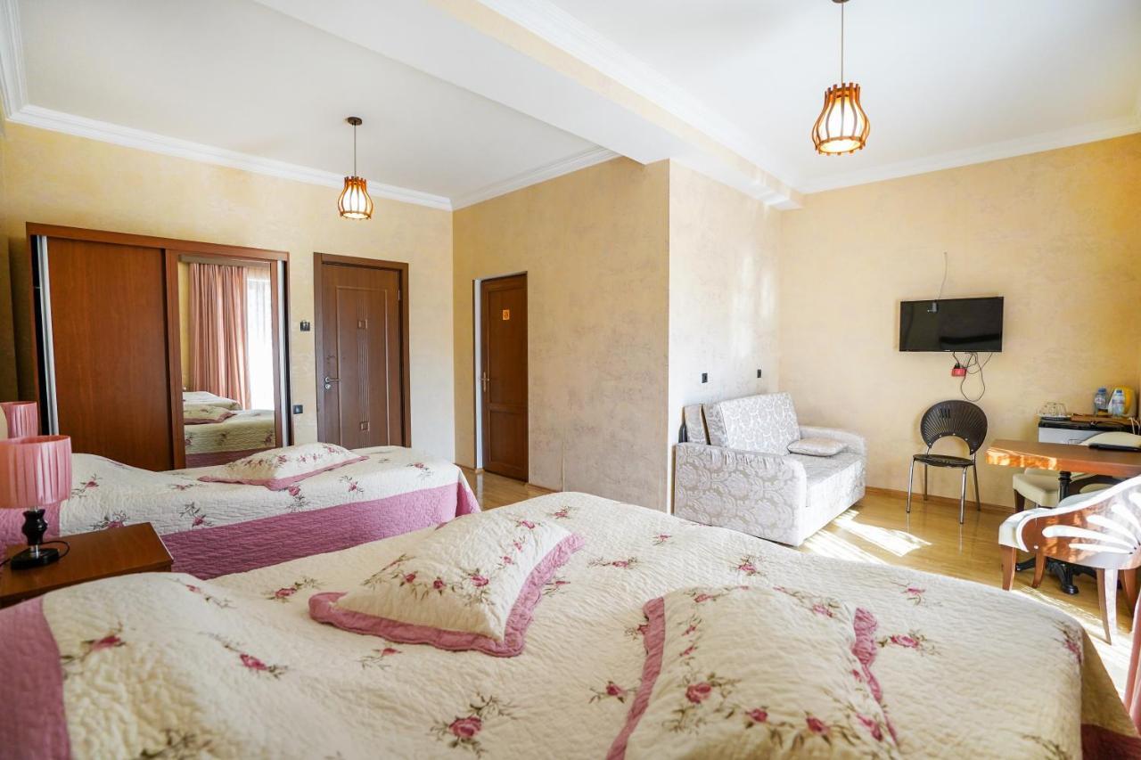 Natali Hotel Borjomi Eksteriør bilde