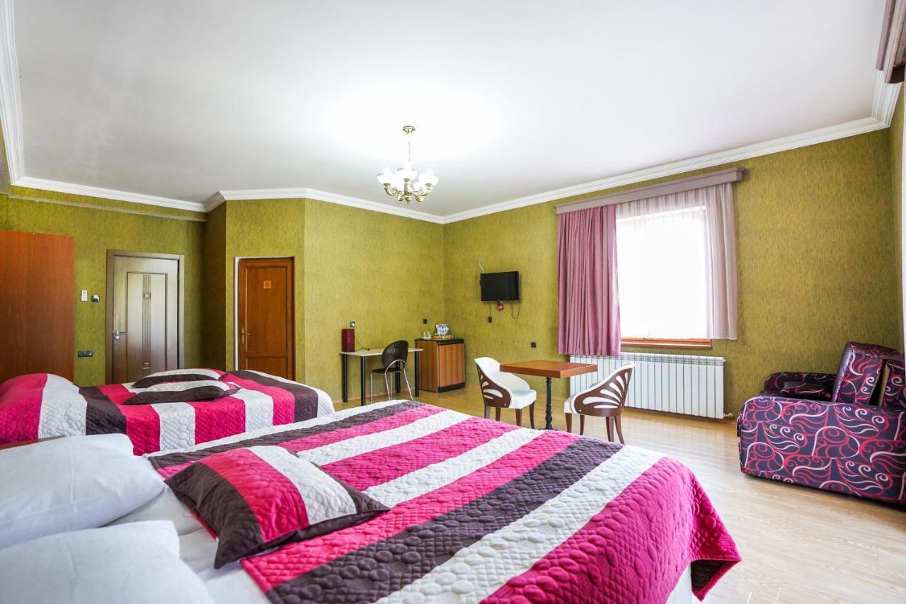 Natali Hotel Borjomi Eksteriør bilde
